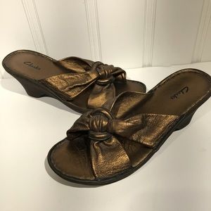 Clarks bronze leather sandals women’s size 7.5